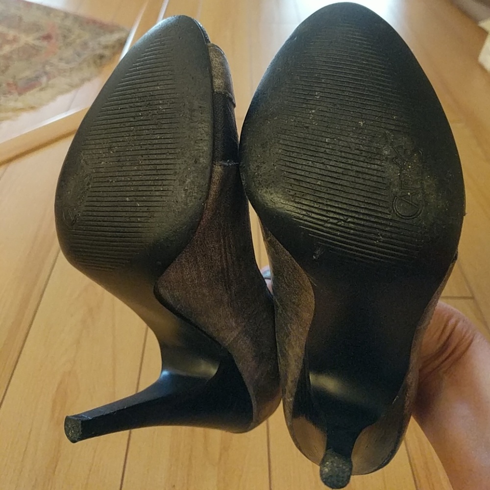 Shoes - Picture 3 of 3